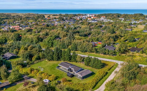 Christiern - 600M from the Sea: Grøn, Fugleperspektiv, Boligområde, Landskab, Luftfotografering, Almindeligt, Land Lot, Hjem, Forstad, Estate