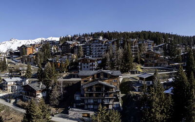La Rosière 620: Træ, Bygning, Sne, Arkitektur, Landskab, Vinter, Hus, Hjem, Hill Station, Hældning
