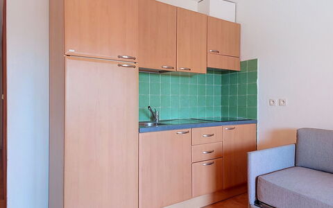 Bravone 610: Gulvbelægning, Indretning, Etage, Værelse, Lejlighed, Loft, Bejdse, Cabinetry, Køkken, Hårdttræ
