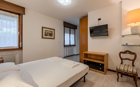 Locanda dei Nonni: Væg, Lejlighed, Soveværelse, Seng, Bed Frame, Sengetøj, Hotel, Sengetøj