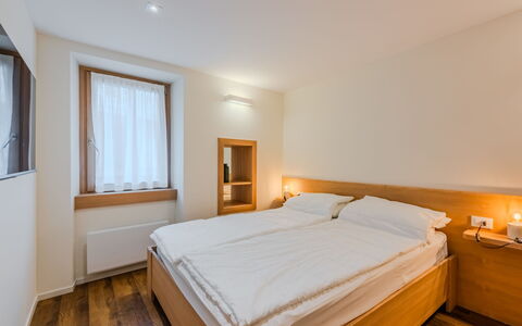 Ca' Alma Dolomia: Træ, Soveværelse, Indretning, Seng, Bed Frame, Sengetøj, Etage, Sengetøj, Gulvbelægning, Loft