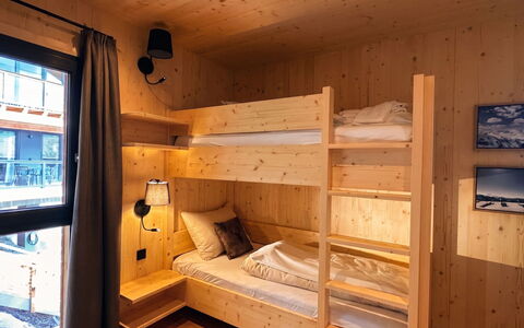 02 Nth051 18B Sup Chalet mit Sauna und Hot Tub 2 e: Træ, Indretning, Loft, Soveværelse, Bejdse, Hårdttræ, Seng, Bed Frame, Bjælkehytte, Tømmer