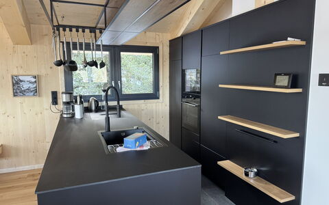 02 Nth051 18B Sup Chalet mit Sauna und Hot Tub 2 e: Træ, Gulvbelægning, Indretning, Køkken, Etage, Countertop, Møbel, Loft, Cabinetry, Lysarmatur