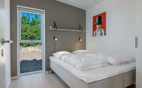 Hubertina - 900M from the Sea: Indretning, Væg, Soveværelse, Gulvbelægning, Etage, Seng, Loft, Træ, Møbel, Sengetøj