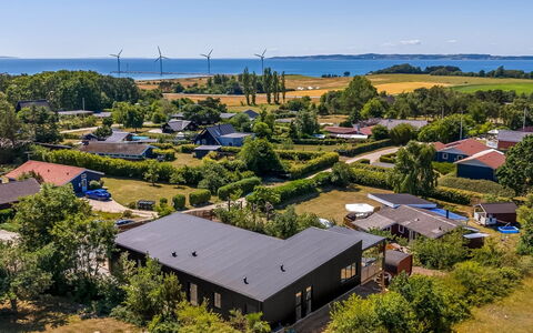 Hubertina - 900M from the Sea: Boligområde, Fugleperspektiv, Landskab, Land Lot, Tag, Almindeligt, Hjem, Menneskelig Bosættelse, Landdistrikt, Forstad