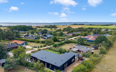 Hubertina - 900M from the Sea: Boligområde, Landskab, Tag, Fugleperspektiv, Almindeligt, Land Lot, Hjem, Landdistrikt, Menneskelig Bosættelse, Luftfotografering