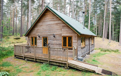 Ballater 100: Boligområde, Bakke, Hus, Hjem, Udvej, Bjergkæde, Eco Hotel, Hill Station, Estate, Villa