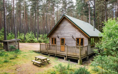 Ballater 100: Boligområde, Bakke, Hus, Hjem, Udvej, Bjergkæde, Eco Hotel, Hill Station, Estate, Villa