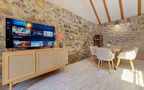 Ana: Boligområde, Bakke, Hus, Hjem, Udvej, Bjergkæde, Eco Hotel, Hill Station, Estate, Villa