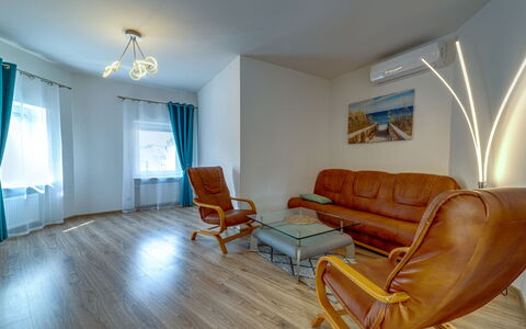 Gliwice 100: Boligområde, Bakke, Hus, Hjem, Udvej, Bjergkæde, Eco Hotel, Hill Station, Estate, Villa