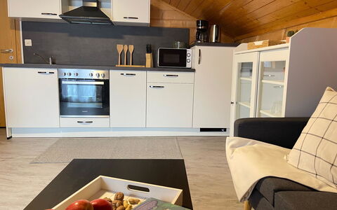 Allalinblick: Træ, Møbel, Gulvbelægning, Indretning, Etage, Cabinetry, Værelse, Loft, Lejlighed, Køkken