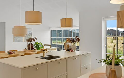 Thorlef - 500M from the Sea: Møbel, Indretning, Gulvbelægning, Countertop, Køkken, Cabinetry, Loft, Etage, Lysarmatur, Hjem