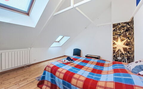 Le Bourg Tressé: Møbel, Soveværelse, Indretning, Træ, Seng, Loft, Etage, Gulvbelægning, Værelse, Sengetøj