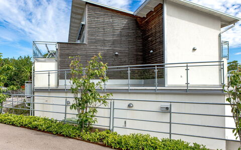 Strandpärlan: Arkitektur, Boligområde, Hjem, Urban Design, Kompositmateriale, Altan, Gelænder, Metal, Lejlighed, Sidespor