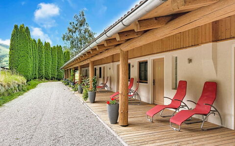 Kaprun 614: Træ, Sommerhus, Skygge, Hårdttræ, Bejdse, Eco Hotel, Tømmer, Veranda, Stueplante, Dæk