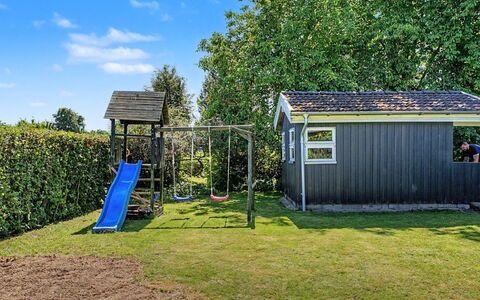 Helwigh - 330M from the Sea: Møbel, Indretning, Gulvbelægning, Etage, Bord, Træ, Loft, Stol, Værelse, Couch
