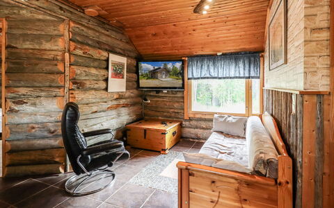 Ylläs 1: Møbel, Indretning, Gulvbelægning, Etage, Bord, Træ, Loft, Stol, Værelse, Couch
