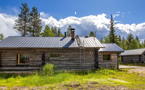 Ylläs 1: Træ, Sommerhus, Hus, Hjem, Dør, Hårdttræ, Garden Bygninger, Bejdse, Bjælkehytte, Planke