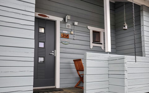 Karpalo 317: Møbel, Indretning, Gulvbelægning, Etage, Bord, Træ, Loft, Stol, Værelse, Couch