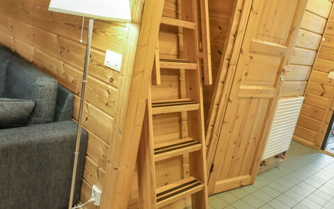 Karpalo 317: Møbel, Indretning, Gulvbelægning, Etage, Bord, Træ, Loft, Stol, Værelse, Couch