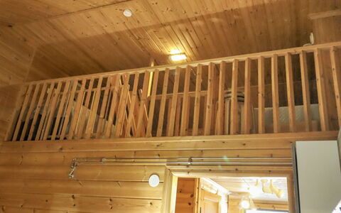 Karpalo 317: Møbel, Indretning, Gulvbelægning, Etage, Bord, Træ, Loft, Stol, Værelse, Couch