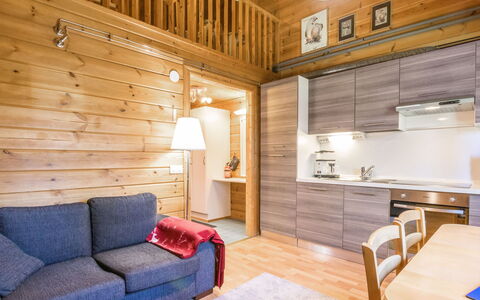 Lähikaltio 317, As. Karpalo: Træ, Indretning, Gulvbelægning, Loft, Etage, Værelse, Bejdse, Trægulve, Hårdttræ, Planke