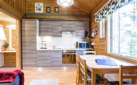 Lähikaltio 317, As. Karpalo: Træ, Sommerhus, Hjem, Hus, Sidespor, Bjælkehytte, Loft, Bejdse, Fryser, Garden Bygninger