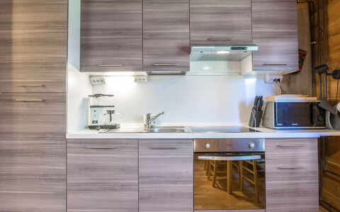 Lähikaltio 317, As. Karpalo: Køkken, Køkken Apparat, Større Bandage, Countertop, Køkkenvask, Gulvbelægning, Cabinetry, Håndvask, Indretning, Husholdningsapparat