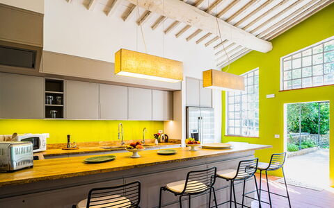 Borgo San Polino: Møbel, Indretning, Køkken, Gulvbelægning, Countertop, Loft, Gul, Træ, Etage, Belysning