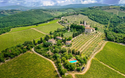 Borgo San Polino: Fugleperspektiv, Landskab, Plantation, Landbrug, Hill Station, Luftfotografering, Mark, Landsby, Farm, Landscaping