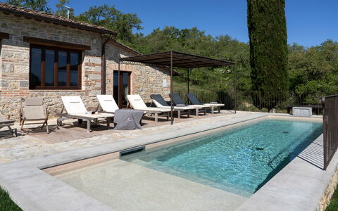Casa Faraona: Kompositmateriale, Svømmepøl, Udendørs Møbler, Landscaping, Flise, Backyard, Stuehus, Water Feature, Villa
