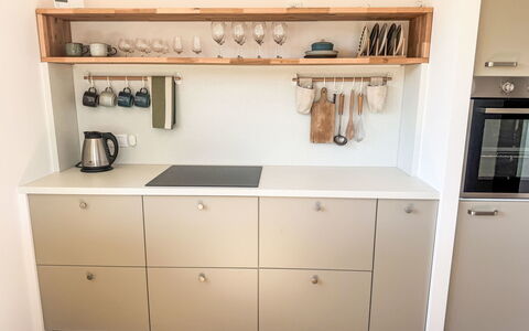 Horní Líšnice: Gulvbelægning, Træ, Køkken, Indretning, Cabinetry, Møbel, Etage, Countertop, Køkken Apparat, Belysning