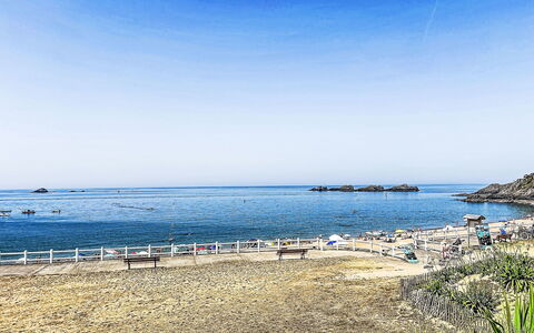Résidence de la Mer: Blå, Vand, Krop Af Vand, Strand, Horisont, Kyst, Sommer, Hav, Coastal Og Oceaniske Landskabsformer, Kyst
