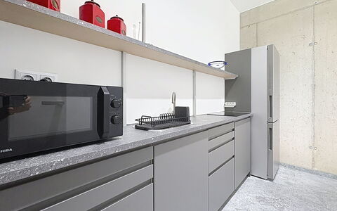 Karawanken Panorama: Køkken, Større Bandage, Køkken Apparat, Countertop, Husholdningsapparat, Indretning, Cabinetry, Komfur, Lejlighed