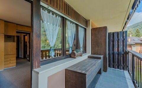 Presanella: Træ, Loft, Indretning, Bejdse, Hårdttræ, Skygge, Altan, Dagslys, Stue, Penthouselejlighed