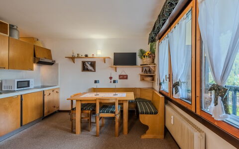 Presanella: Indretning, Møbel, Loft, Værelse, Stol, Stue, Bejdse, Hårdttræ, Klarlak, Cabinetry