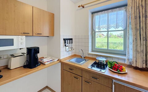 Bergzeit: Køkken, Køkken Apparat, Træ, Større Bandage, Countertop, Køkkenvask, Møbel, Indretning, Gulvbelægning, Cabinetry