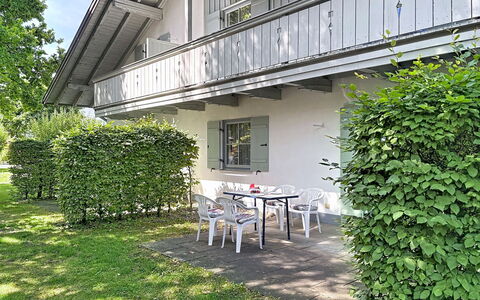 Bergzeit: Hus, Hjem, Skygge, Sommerhus, Lawn, Have, Gård, Estate, Backyard, Landscaping