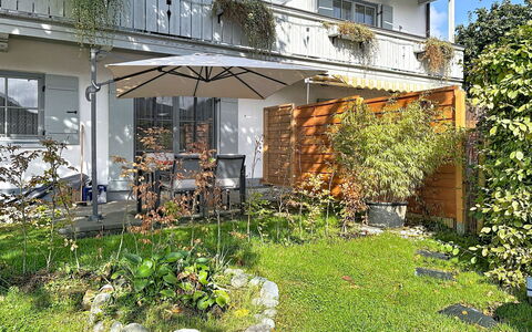 Oberaudorf 300: Busk, Hus, Boligområde, Hjem, Have, Skygge, Gård, Gårdsplads, Blomsterkrukke