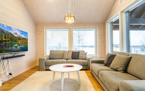 Kuhmoinen 642: Indretning, Træ, Couch, Loft, Gulvbelægning, Stue, Hjem, Etage, Møbel, Værelse