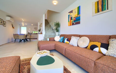Art Villa Sansa: Busk, Have, Boligområde, Plantesamfund, Land Lot, Bunddække, Landscaping, Backyard, Gård