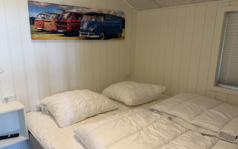 Tameran - from the Sea: Soveværelse, Træ, Sengetøj, Seng, Sengetøj, Etage, Indretning, Gulvbelægning, Bed Frame, Møbel