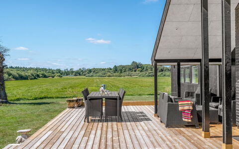Tameran - from the Sea: Tag, Land Lot, Sommerhus, Hjem, Veranda, Stuehus, Garden Bygninger, Hårdttræ, Dæk, Planke