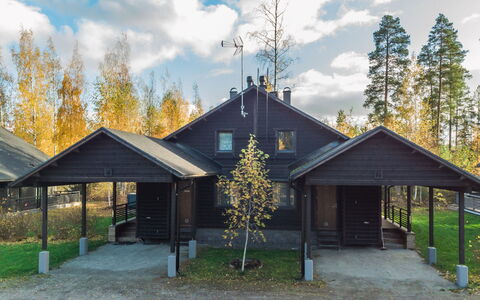 Golfarinkunnas 9B: Træ, Tag, Hus, Hjem, Sommerhus, Sidespor, Skygge, Gård, Garden Bygninger, Indkørsel