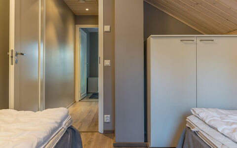 Golfarinkunnas 9B: Indretning, Træ, Soveværelse, Gulvbelægning, Seng, Etage, Loft, Bed Frame, Sengetøj, Sengetøj
