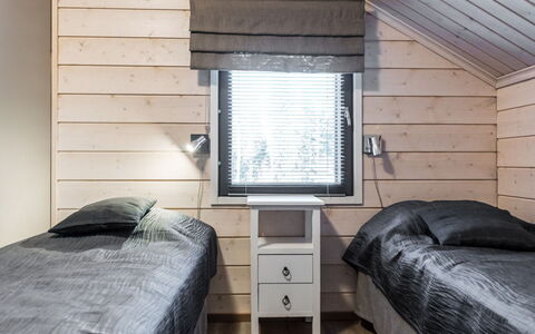 Golfarinkunnas 9C: Træ, Indretning, Loft, Soveværelse, Møbel, Etage, Hjem, Seng, Værelse, Bed Frame