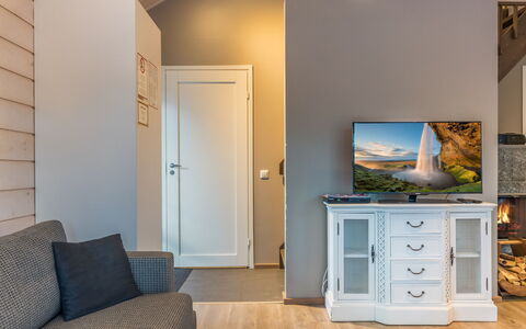 Golfarinkunnas 9D: Indretning, Gulvbelægning, Etage, Møbel, Træ, Loft, Værelse, Belysning, Stue, Hjem