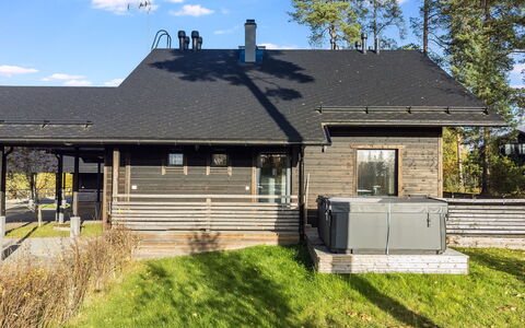 Golfarinkunnas 9F: Tag, Hus, Sommerhus, Hjem, Sidespor, Stuehus, Veranda, Garden Bygninger, Estate, Skygge