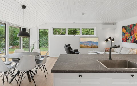 Deik - 1Km from the Sea: Gulvbelægning, Indretning, Træ, Møbel, Etage, Loft, Køkken, Countertop, Trægulve, Cabinetry