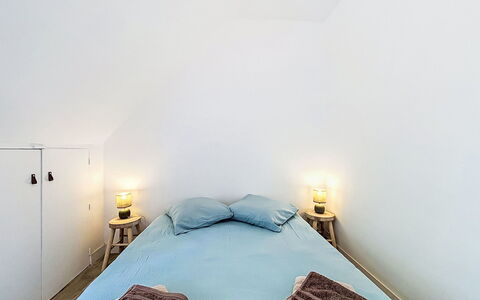 Gîte de la Grée: Indretning, Gulvbelægning, Etage, Soveværelse, Væg, Træ, Seng, Loft, Sengetøj, Værelse